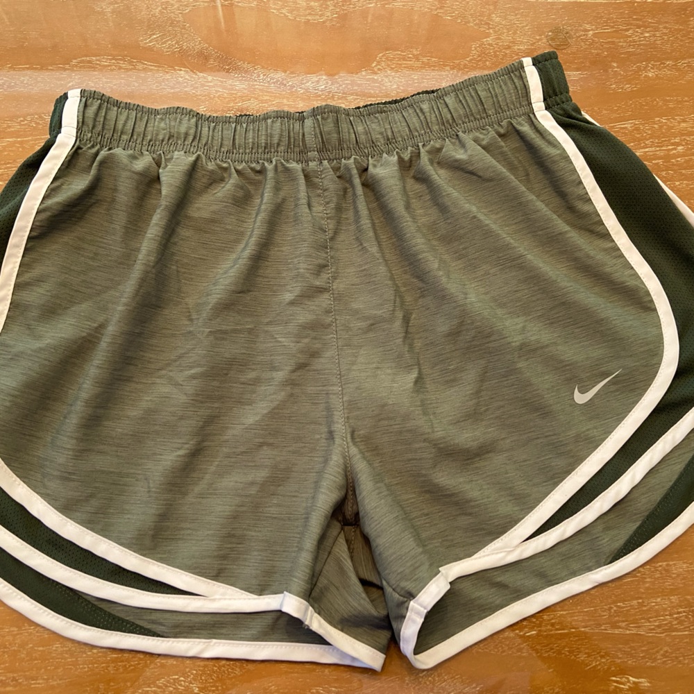 Women’s Nike Tempo Dri-Fit Running Shorts. Size M.